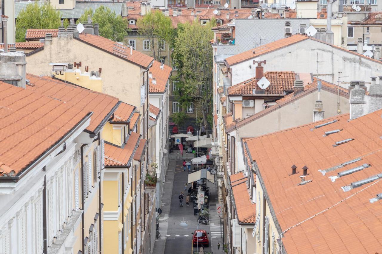 Svevo, Rustico Centrale Con Parcheggio A Triëst Buitenkant foto