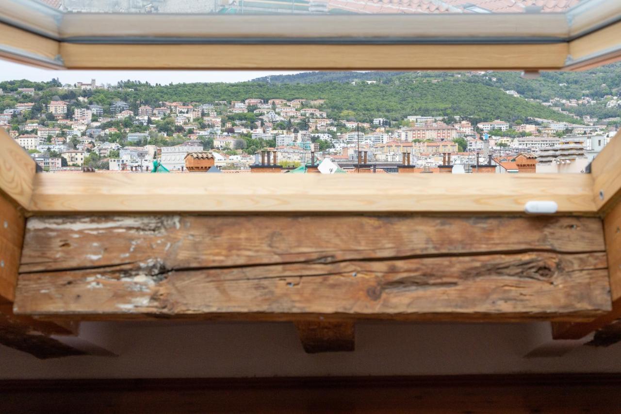 Svevo, Rustico Centrale Con Parcheggio A Triëst Buitenkant foto
